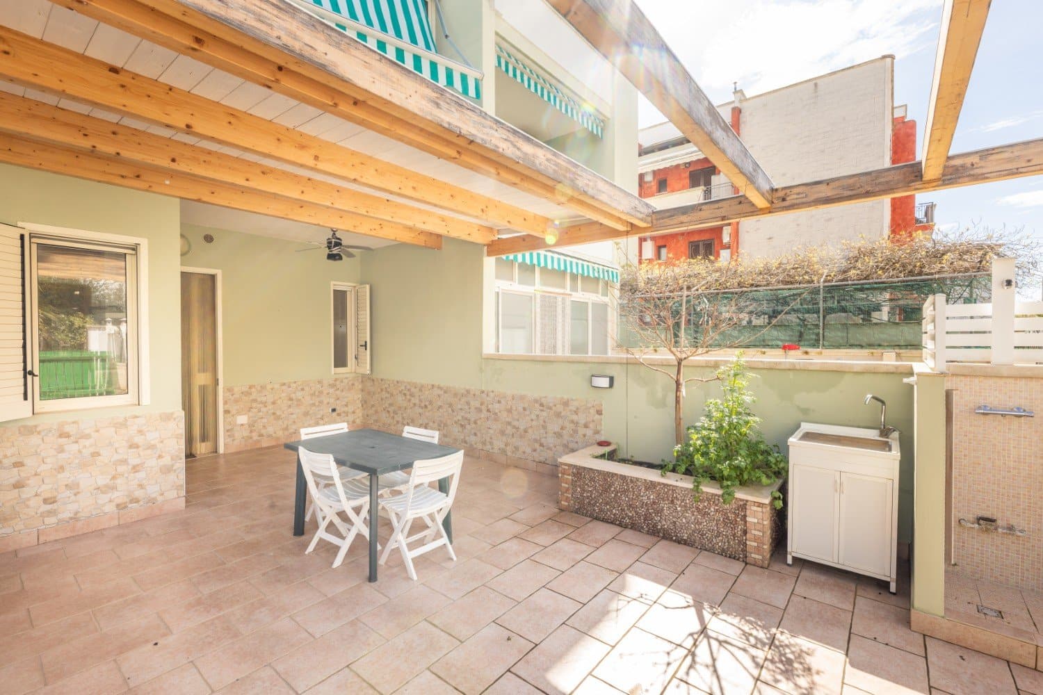 Spazio esterno di un appartamento Medium a Baia Verde
